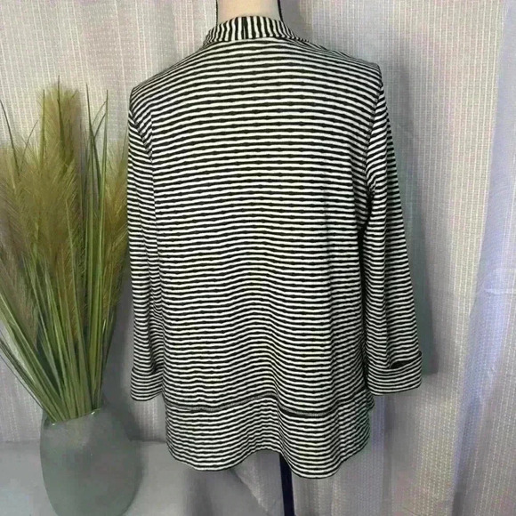 Chico’s Zenergy Size 1 M Asymmetrical Women’s Striped Cardigan Long Sleeves - Picture 4 of 11